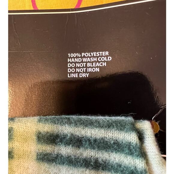 NWT Men's Green Plaid Fleece Fringed Scarf - Picture 5 of 5